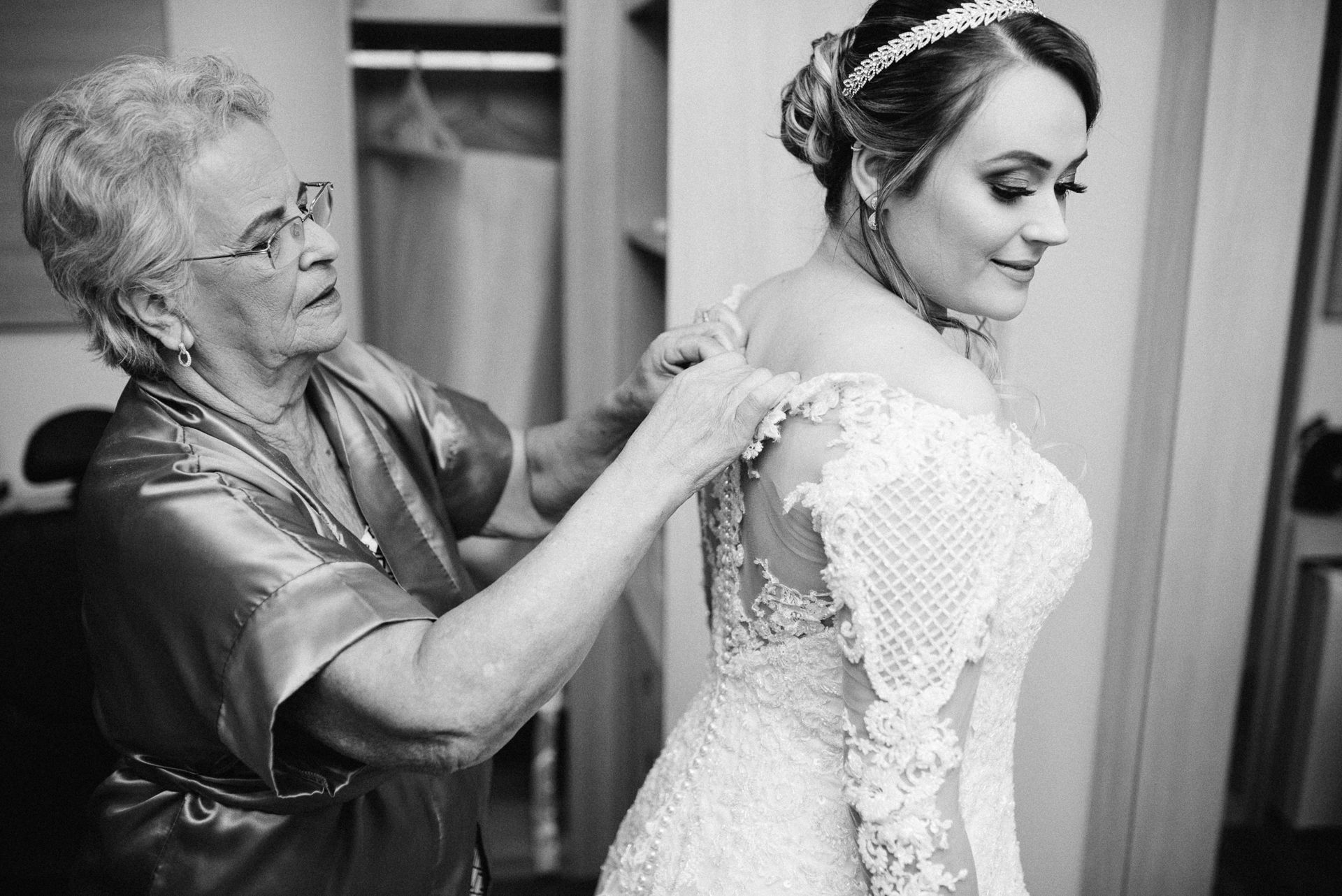 Foto Qual é o modelo ideal de VESTIDO DE NOIVA para o seu corpo (por Sara Lourenço) Foto Qual é o modelo ideal de VESTIDO DE NOIVA para o seu corpo (por Sara Lourenço) - Imagem 32