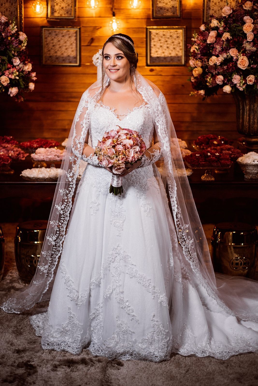 Foto Qual é o modelo ideal de VESTIDO DE NOIVA para o seu corpo (por Sara Lourenço) Foto Qual é o modelo ideal de VESTIDO DE NOIVA para o seu corpo (por Sara Lourenço) - Imagem 39